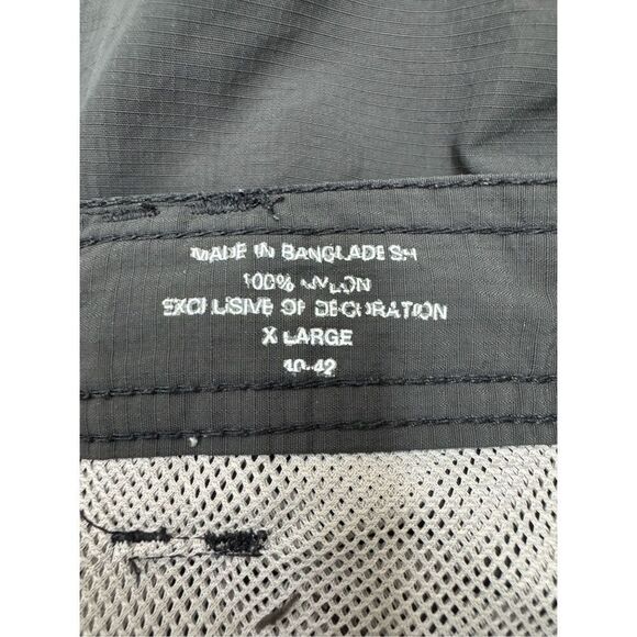 Coleman Men’s Gray Cargo Shorts with Mesh Lining Size X-Large - Picture 4 of 6